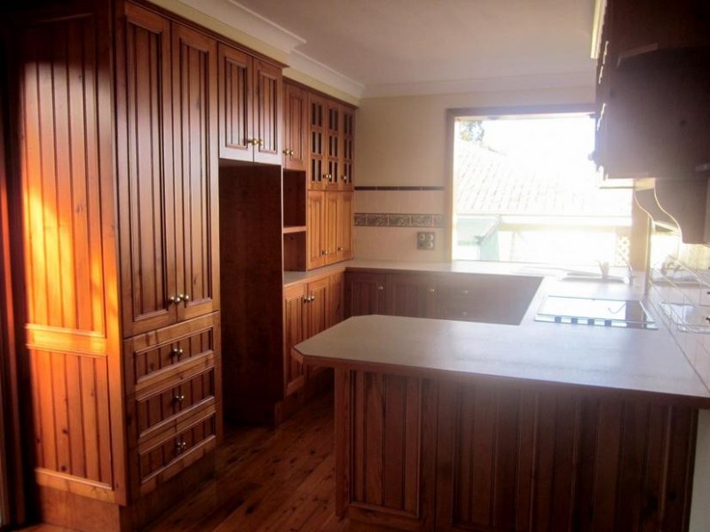 72 Stanley Avenue, Farmborough Heights NSW 2526