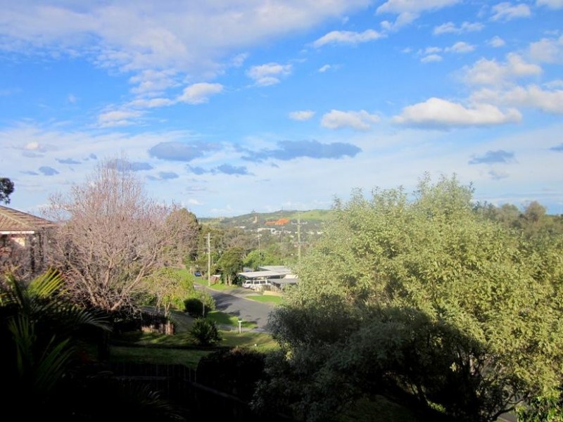 72 Stanley Avenue, Farmborough Heights NSW 2526