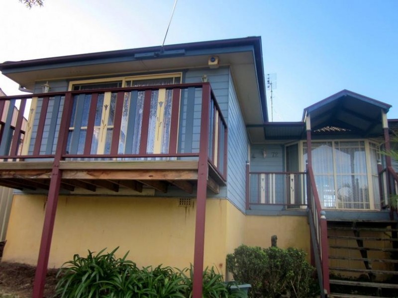 72 Stanley Avenue, Farmborough Heights NSW 2526