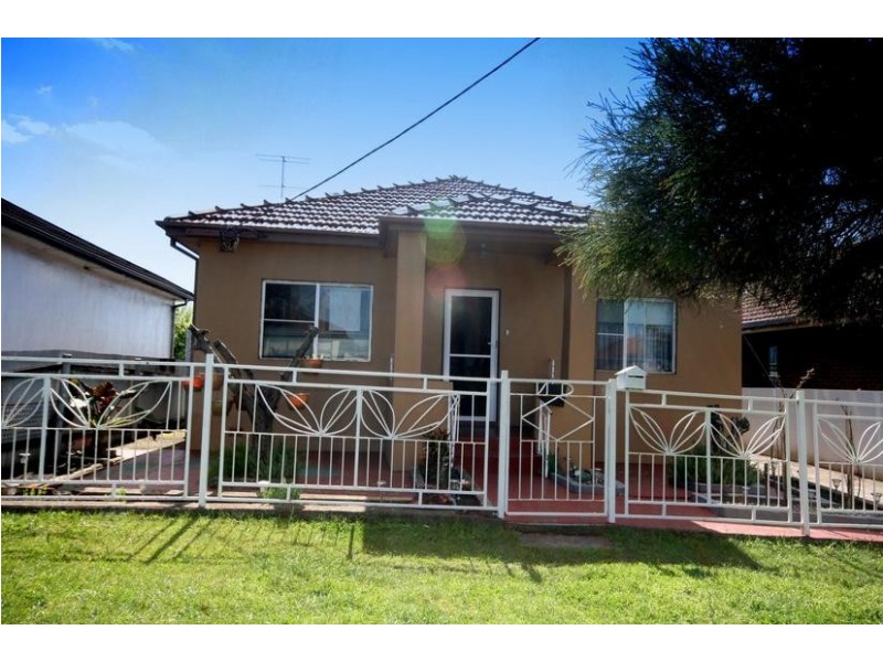 18 Bethlehem Street, Cringila NSW 2502