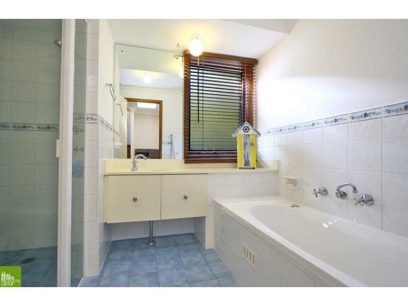 21 Ben Nevis Road, Farmborough Heights NSW 2526