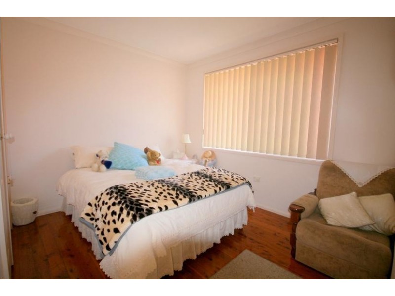 67 Lake Heights Road, Lake Heights NSW 2502
