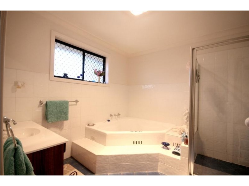 67 Lake Heights Road, Lake Heights NSW 2502