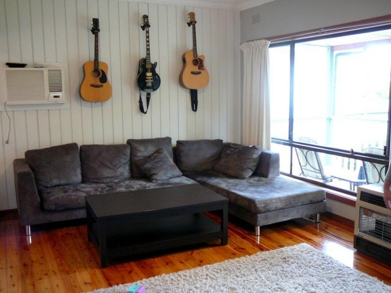 28 Cummins Street, Unanderra NSW 2526