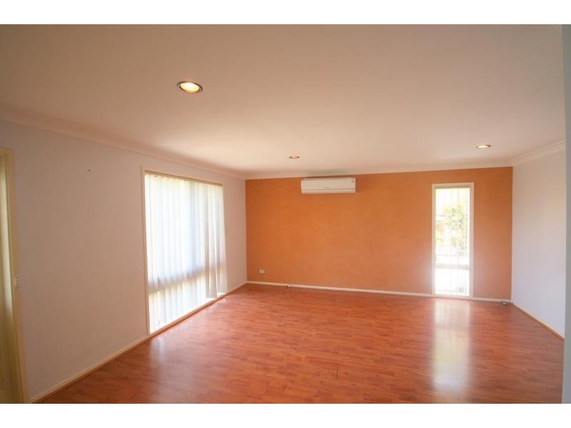 40 Coachwood Drive, Unanderra NSW 2526