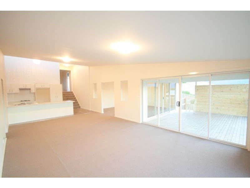 16A Carlyle Close, Dapto NSW 2530