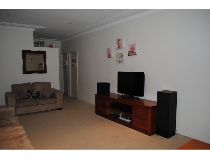 47 Waples Road, Unanderra NSW 2526
