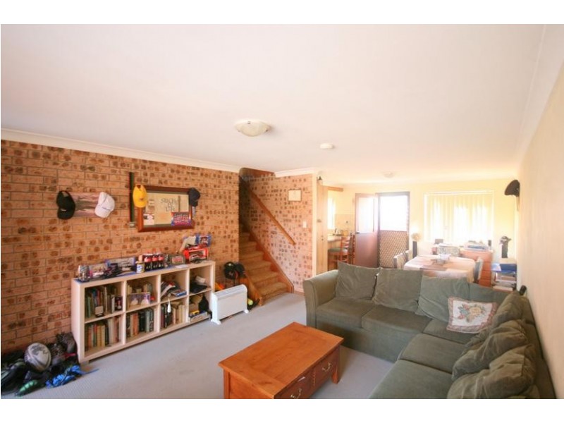 9/96 Central Road, Unanderra NSW 2526