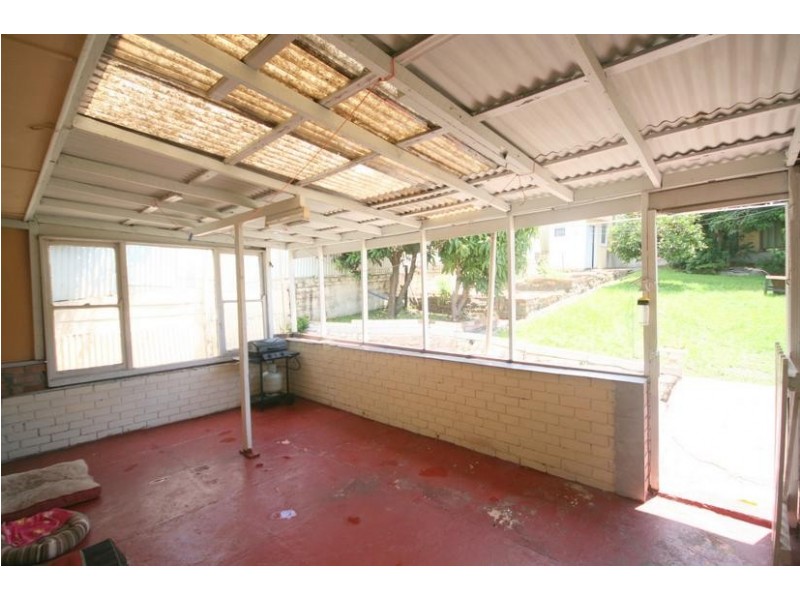 54 Mirrabooka Road, Lake Heights NSW 2502