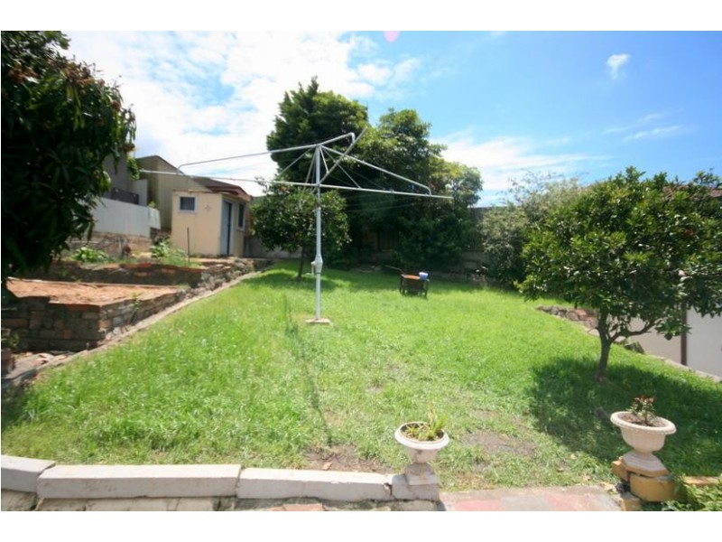 54 Mirrabooka Road, Lake Heights NSW 2502