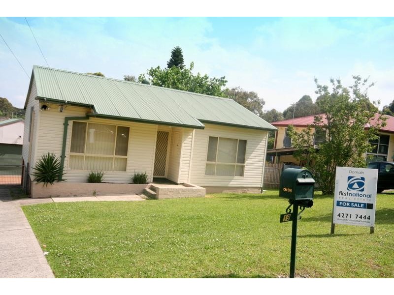 19 Maynes Parade, Unanderra NSW 2526
