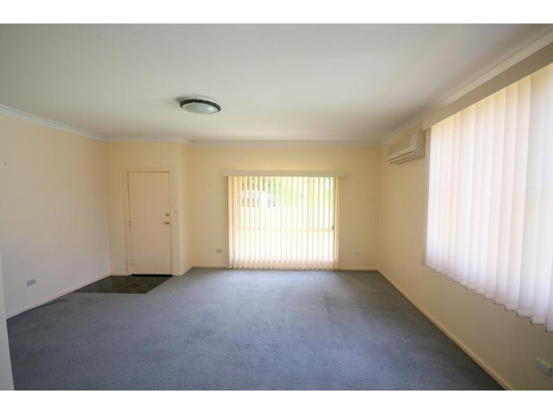 19 Maynes Parade, Unanderra NSW 2526