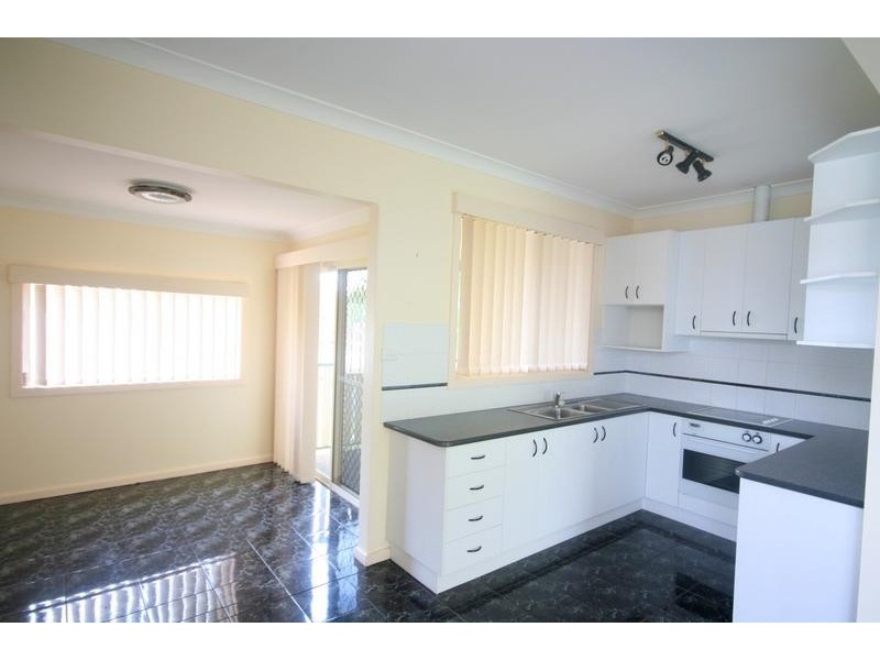 19 Maynes Parade, Unanderra NSW 2526