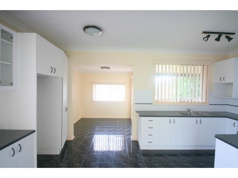 19 Maynes Parade, Unanderra NSW 2526