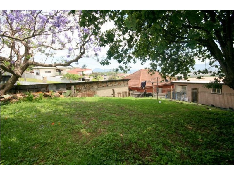 15 Jarvie Road, Cringila NSW 2502