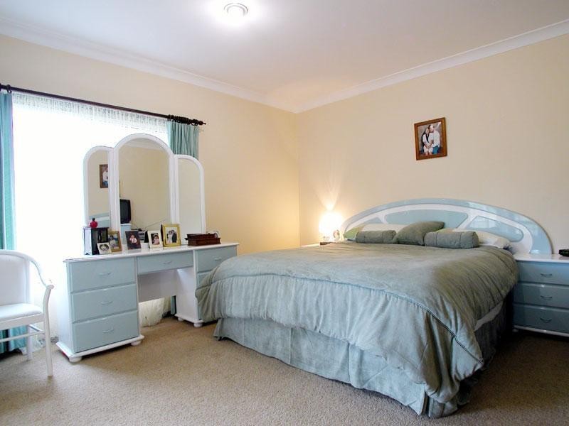 2 Coral Crescent, Unanderra NSW 2526