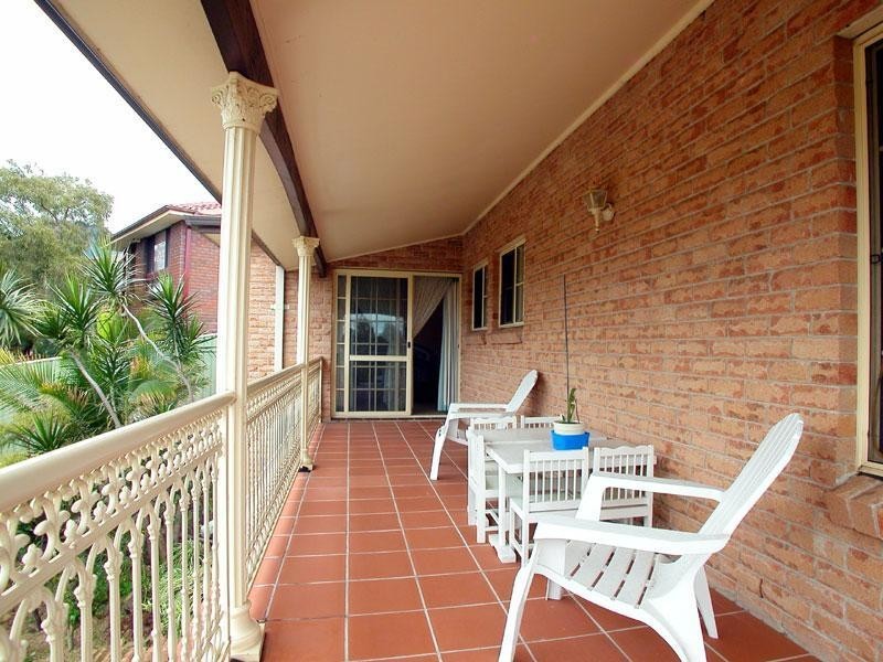 2 Coral Crescent, Unanderra NSW 2526
