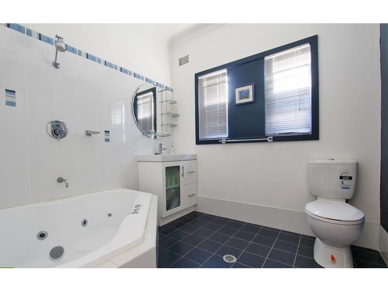 70 Panorama Drive, Farmborough Heights NSW 2526