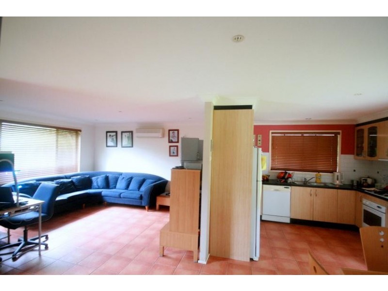 4-6 Tamarind Drive, Cordeaux Heights NSW 2526