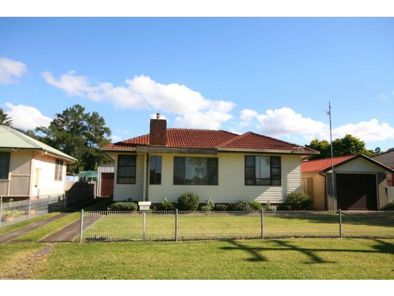 6 Cook Street, Unanderra NSW 2526