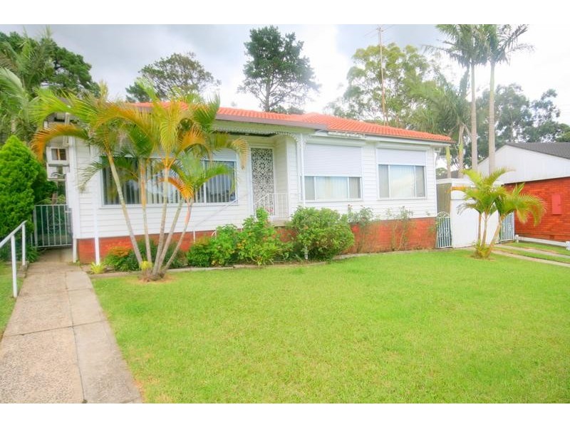 14 Normandie Place, Unanderra NSW 2526