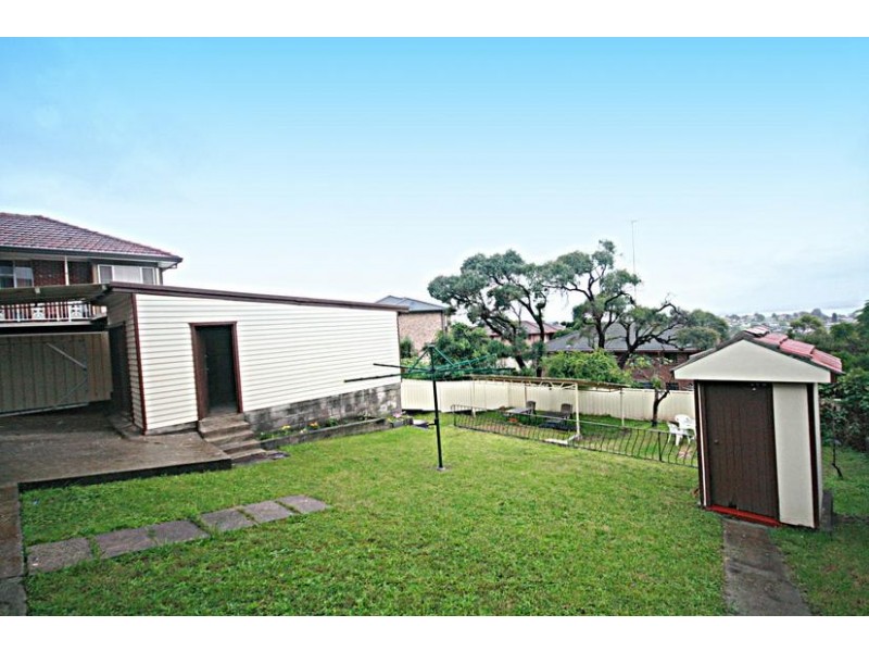 189 Flagstaff Road, Lake Heights NSW 2502