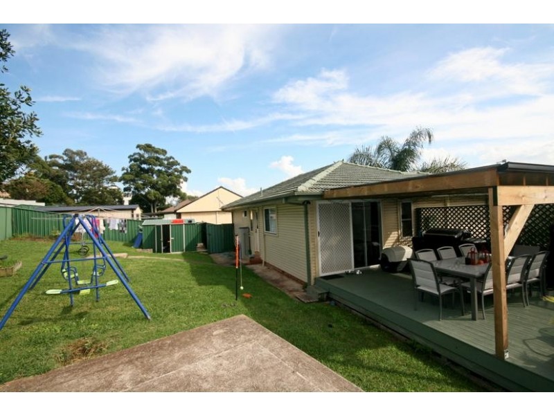 2 Wirri Place, Berkeley NSW 2506