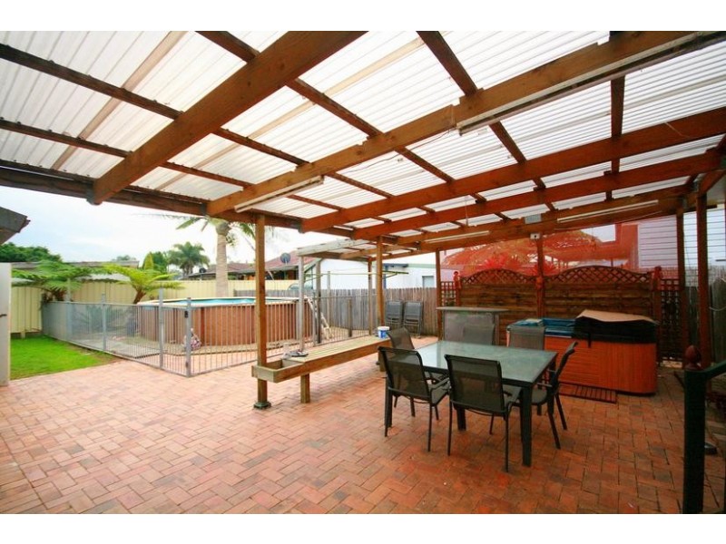 4 Cedar Street, Albion Park Rail NSW 2527