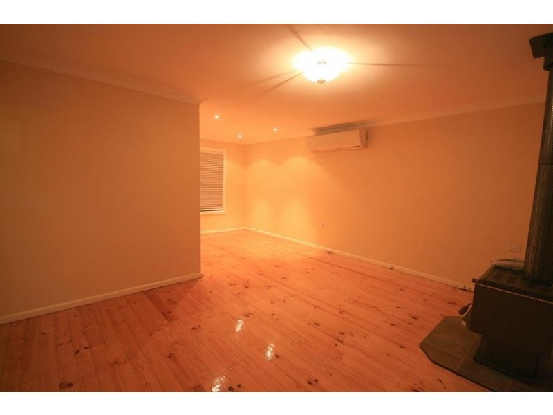 27 Bambil Crescent, Dapto NSW 2530