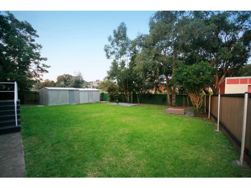 27 Bambil Crescent, Dapto NSW 2530
