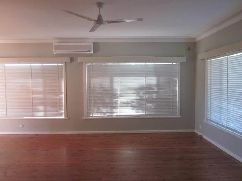 58 Cummins St, Unanderra NSW 2526