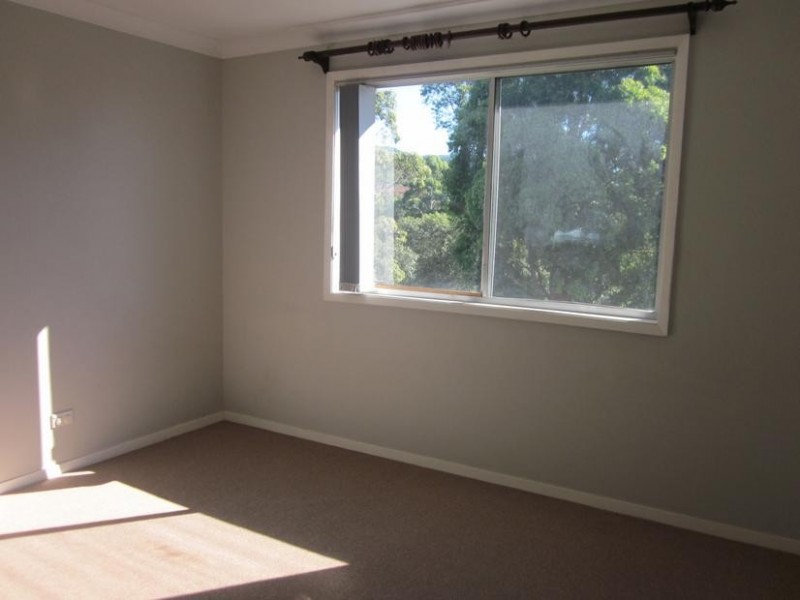 58 Cummins St, Unanderra NSW 2526