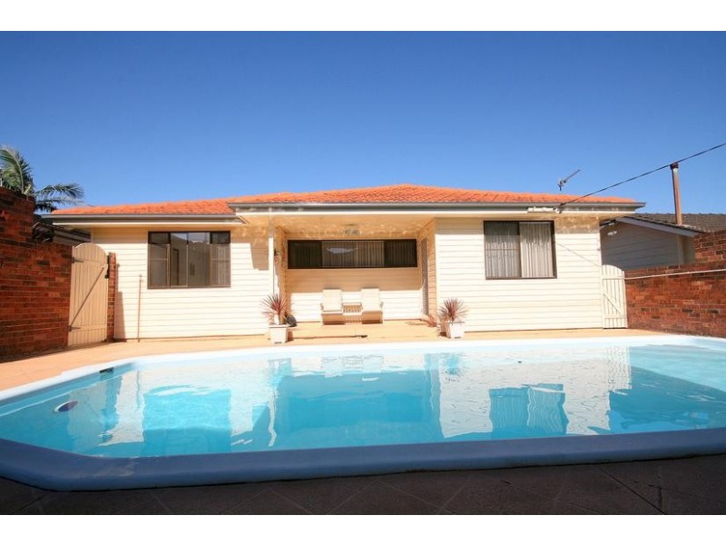 17 Frost Parade, Balgownie NSW 2519