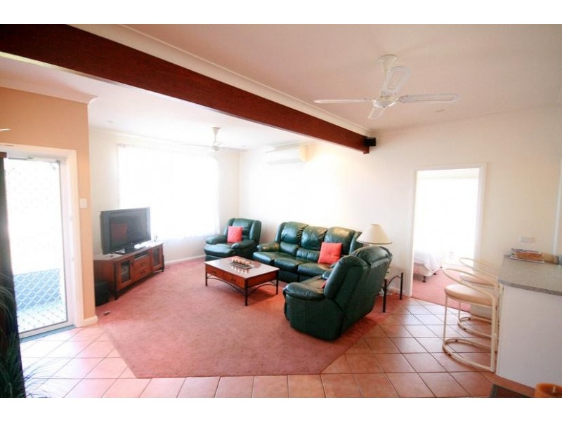 10 Stapleton Street, Unanderra NSW 2526