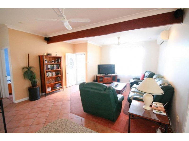 10 Stapleton Street, Unanderra NSW 2526