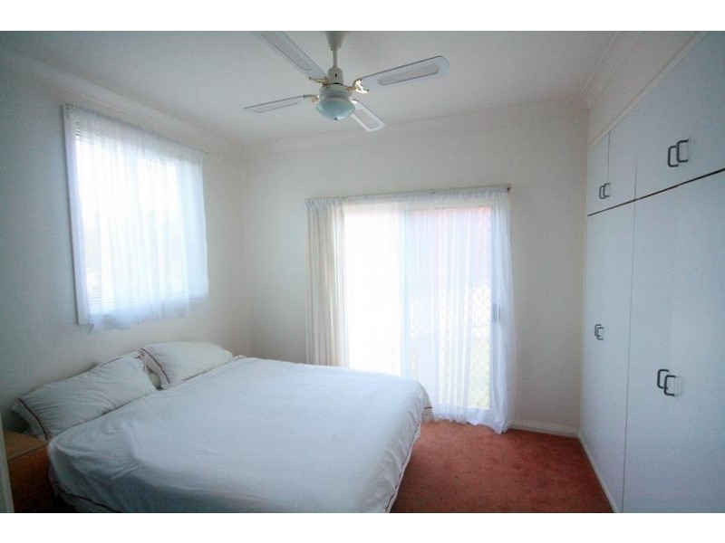 10 Stapleton Street, Unanderra NSW 2526