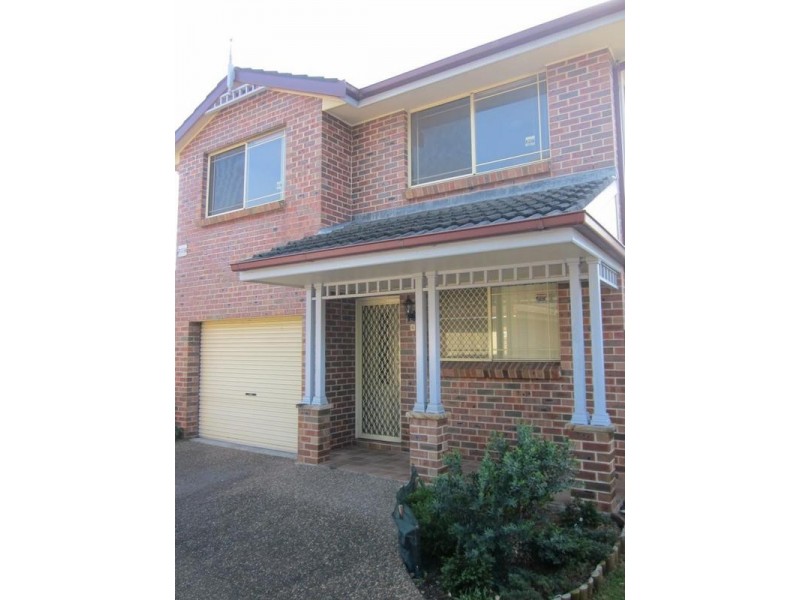 4/17 Tallegalla St, Unanderra NSW 2526