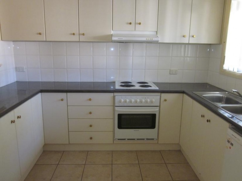 4/17 Tallegalla St, Unanderra NSW 2526