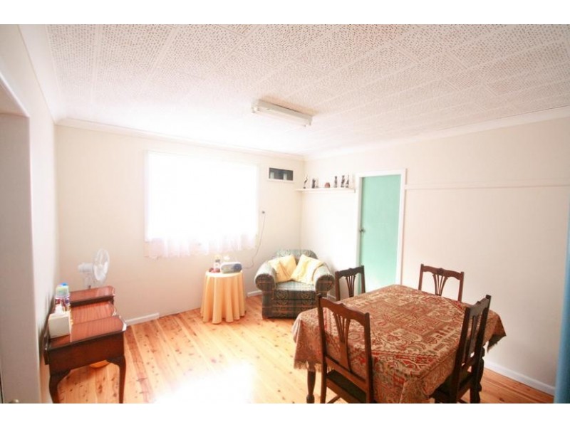 193 Princes Highway, Unanderra NSW 2526