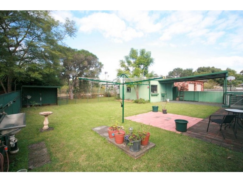 193 Princes Highway, Unanderra NSW 2526