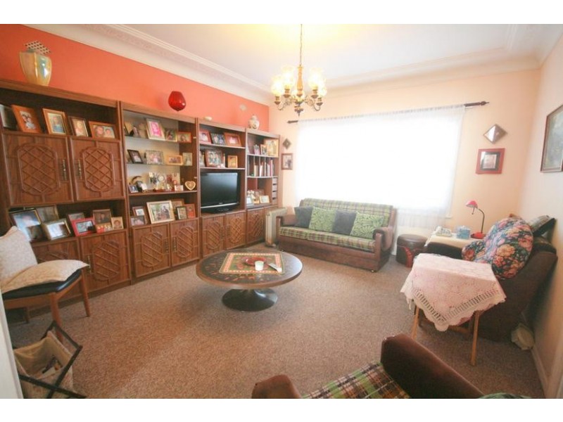 14 Trevor Avenue, Lake Heights NSW 2502