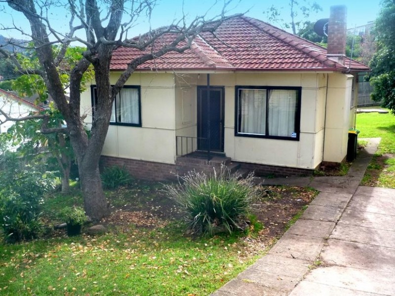 10 Leicester Street, Berkeley NSW 2506