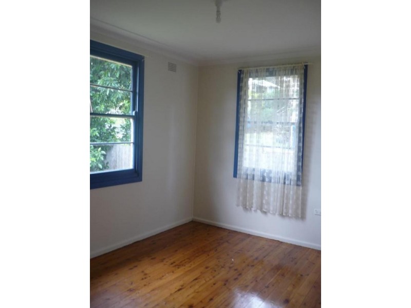 10 Leicester Street, Berkeley NSW 2506