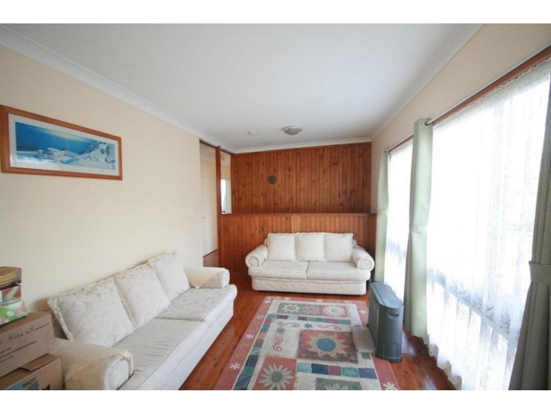 68 Bruce St, Unanderra NSW 2526