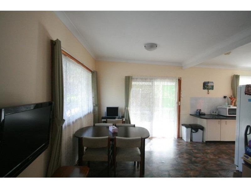 68 Bruce St, Unanderra NSW 2526