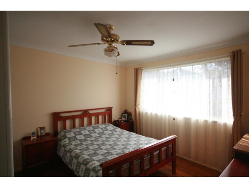 68 Bruce St, Unanderra NSW 2526