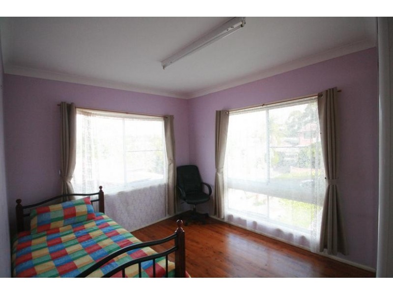 68 Bruce St, Unanderra NSW 2526