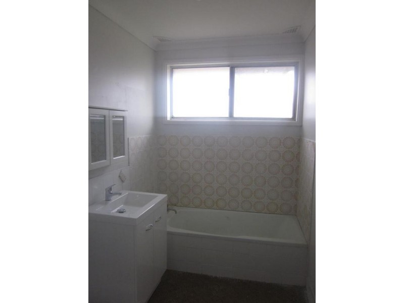 41 Lake Ave, Cringila NSW 2502