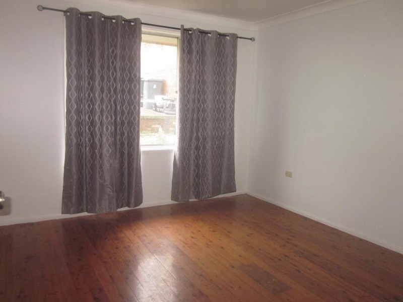 41 Lake Ave, Cringila NSW 2502