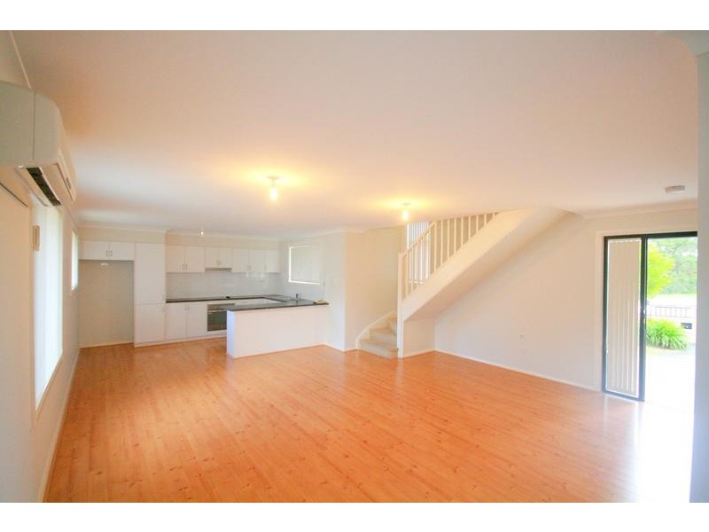 1/42 Farmborough Road, Unanderra NSW 2526